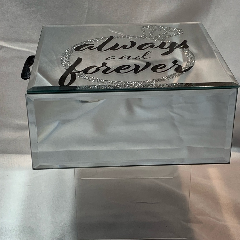 NWOT “Always and Forever” Mirrored Jewelry/Trinket Box - Picture 2 of 7
